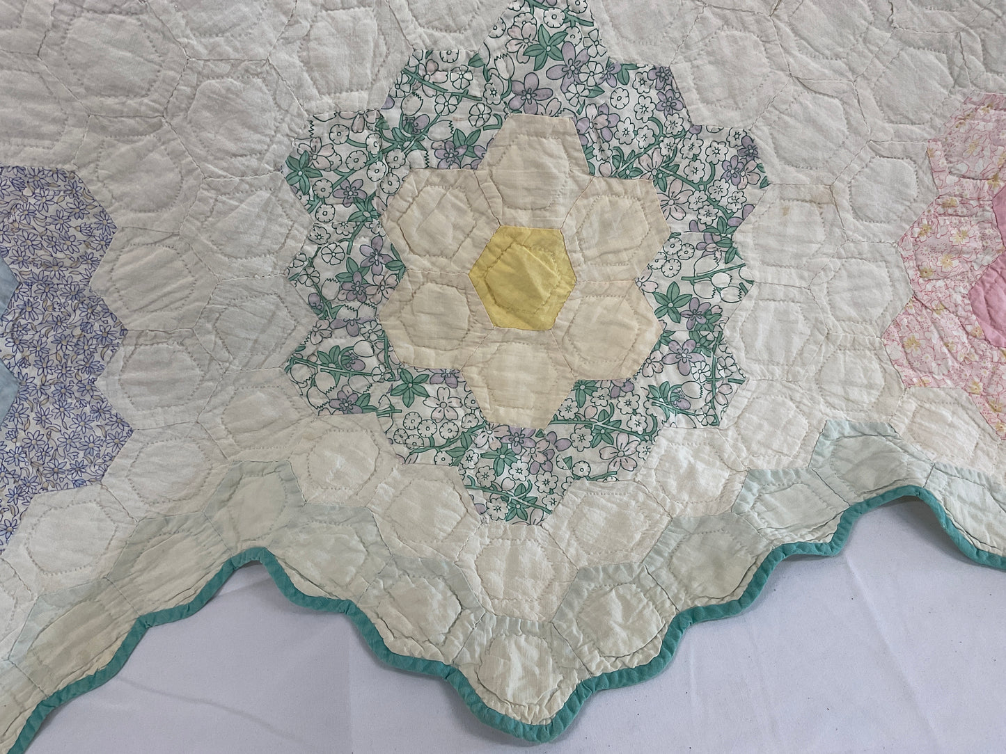 Grandmother's Garden Vintage Quilt 72 x 92