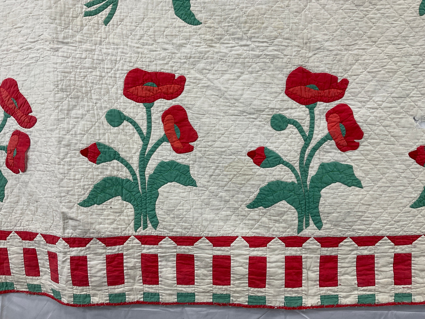 Antique Poppy and Garden Fence applique Quilt 1933 87”x82”