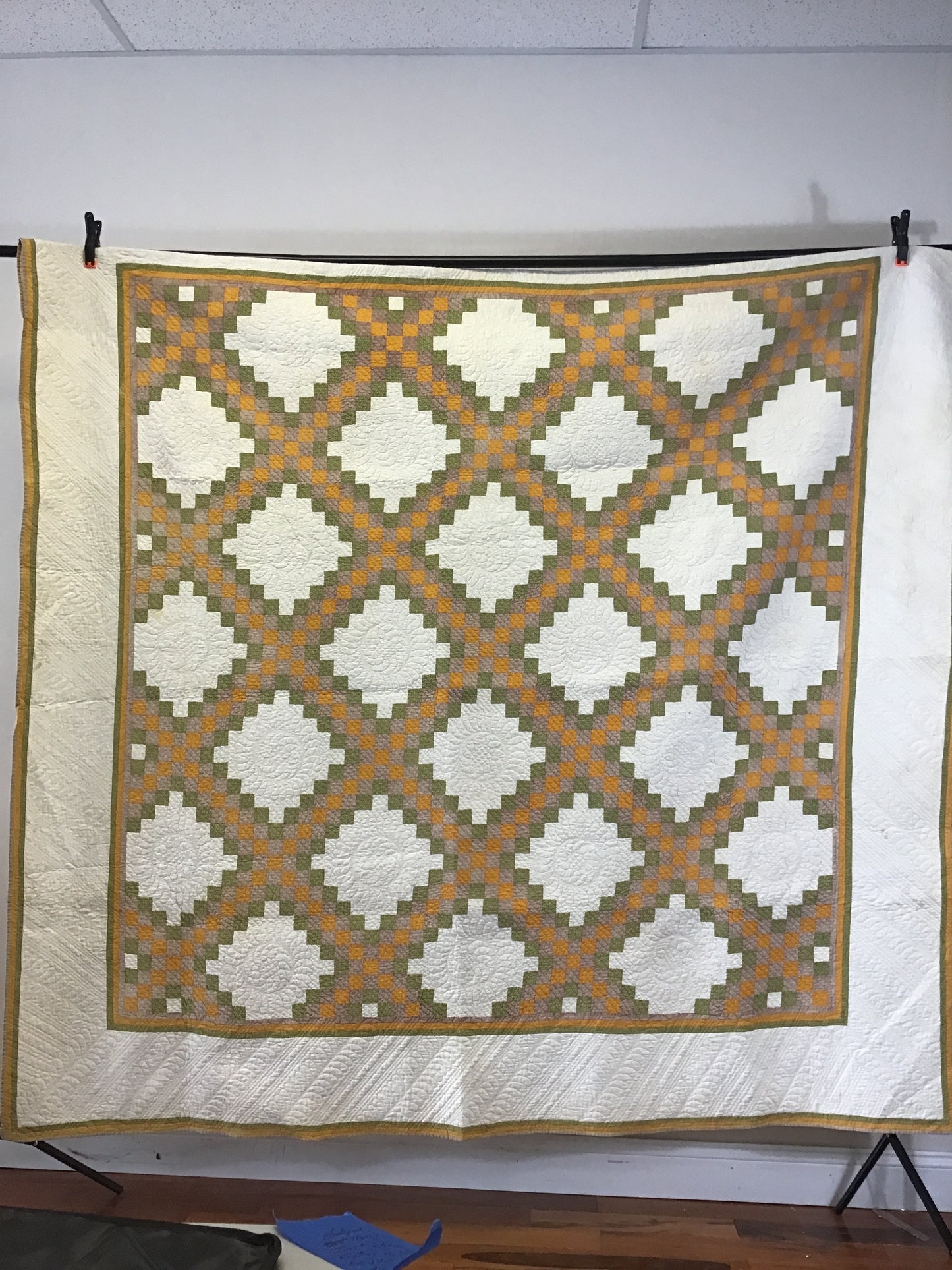 Antique 1800s Irish Chain Feathered Quilted Excellent Condition 80.5”x 80.5” With Sleeve