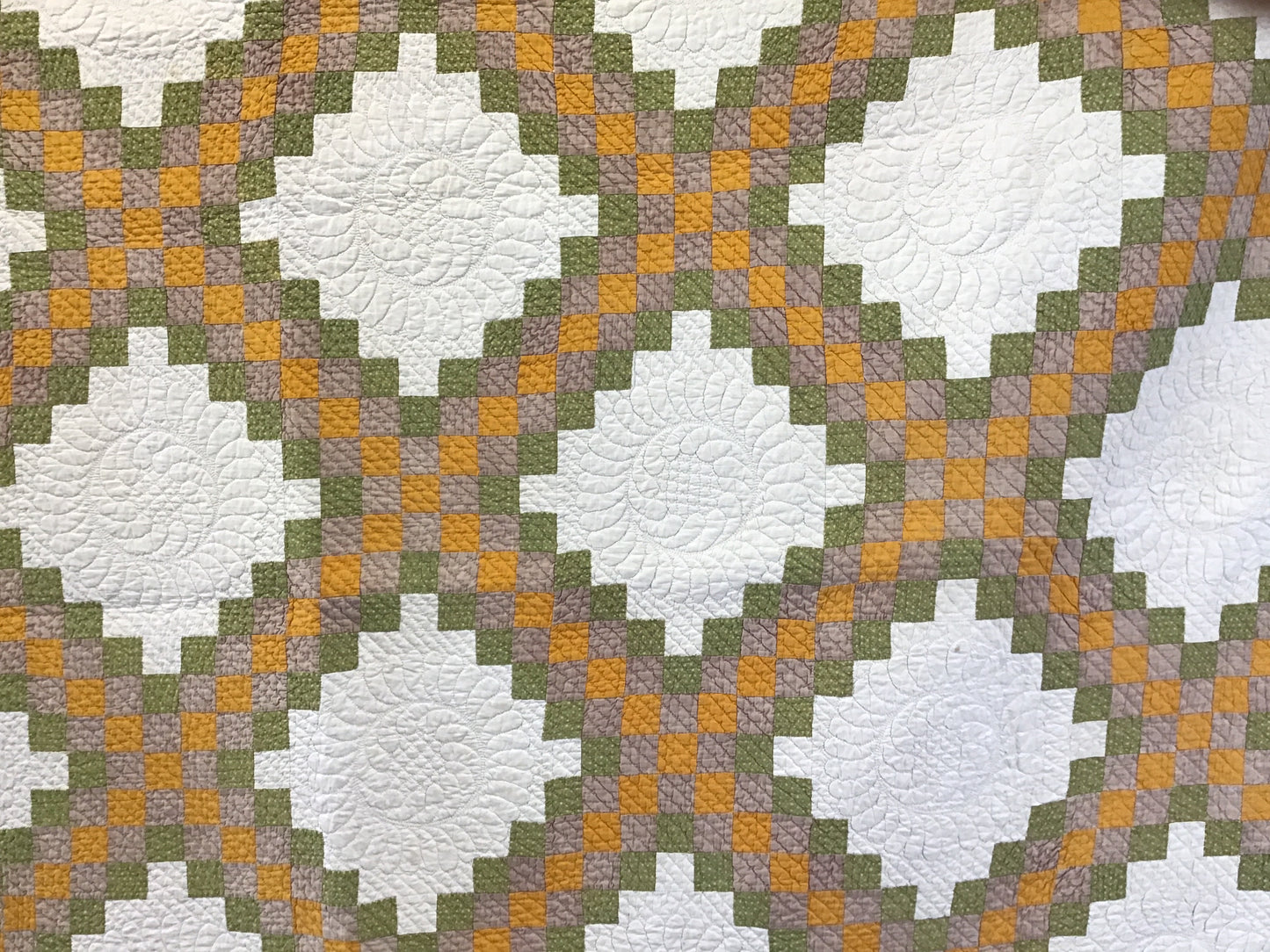 Antique 1800s Irish Chain Feathered Quilted Excellent Condition 80.5”x 80.5” With Sleeve