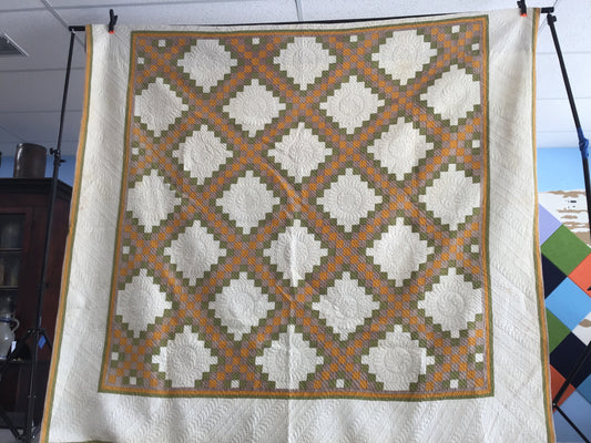 Antique late 1800s Irish Chain feather quilted excellent condition