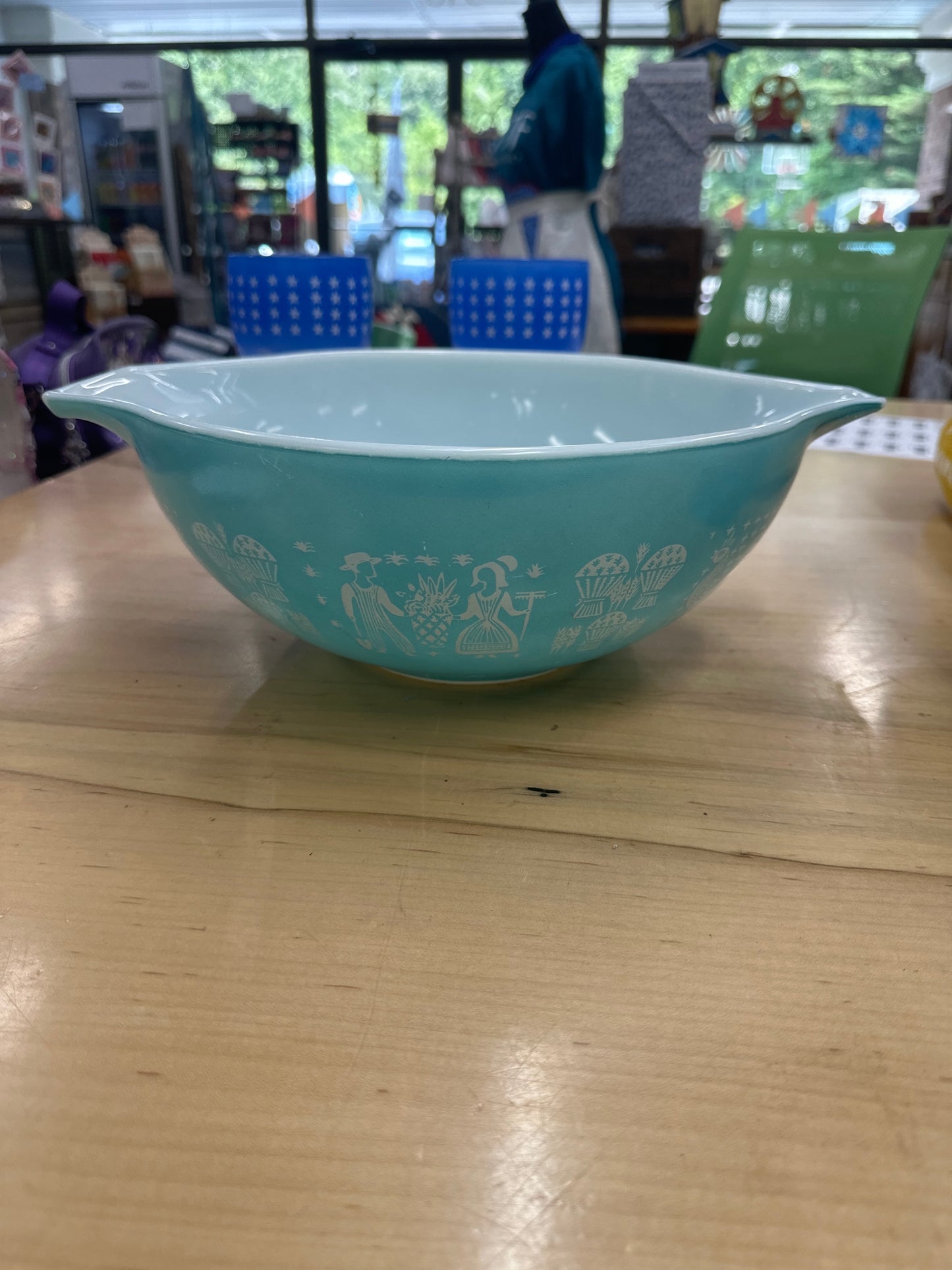 vintage Pyrex Butterprint Cinderella mixing bowl in turquoise