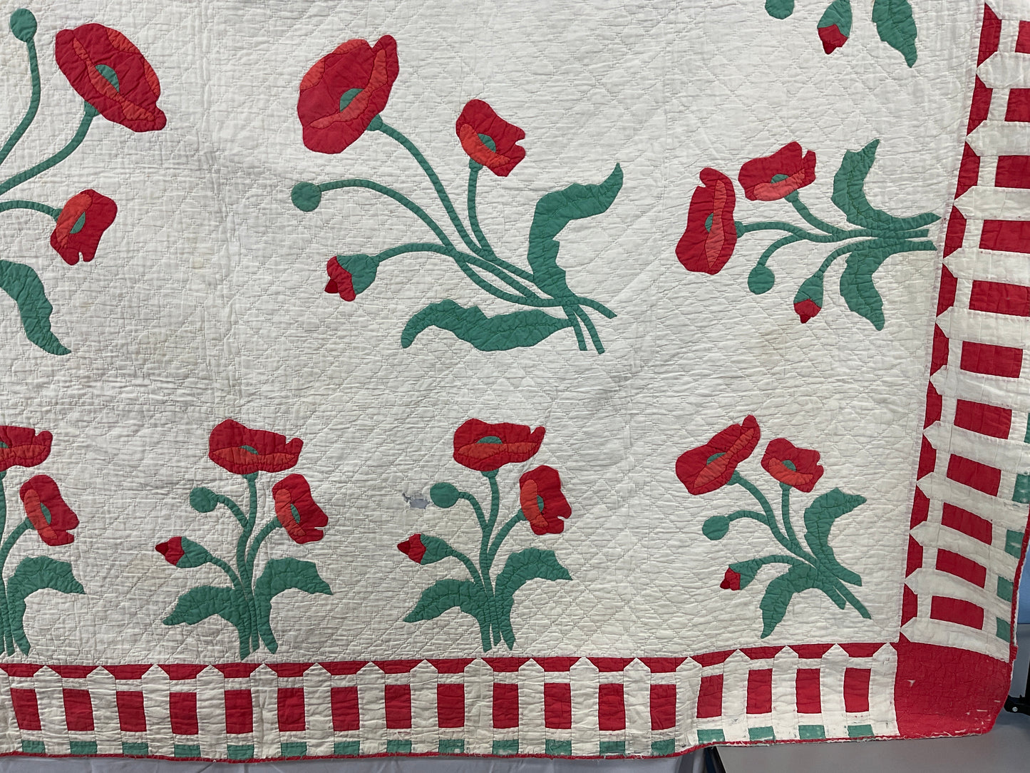 Antique Poppy and Garden Fence applique Quilt 1933 87”x82”