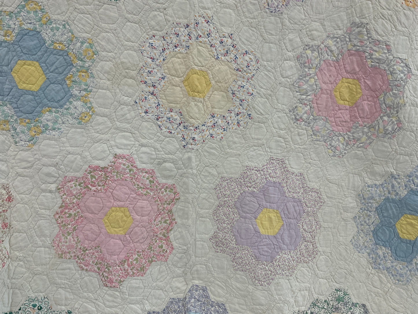 Grandmother's Garden Vintage Quilt 72 x 92