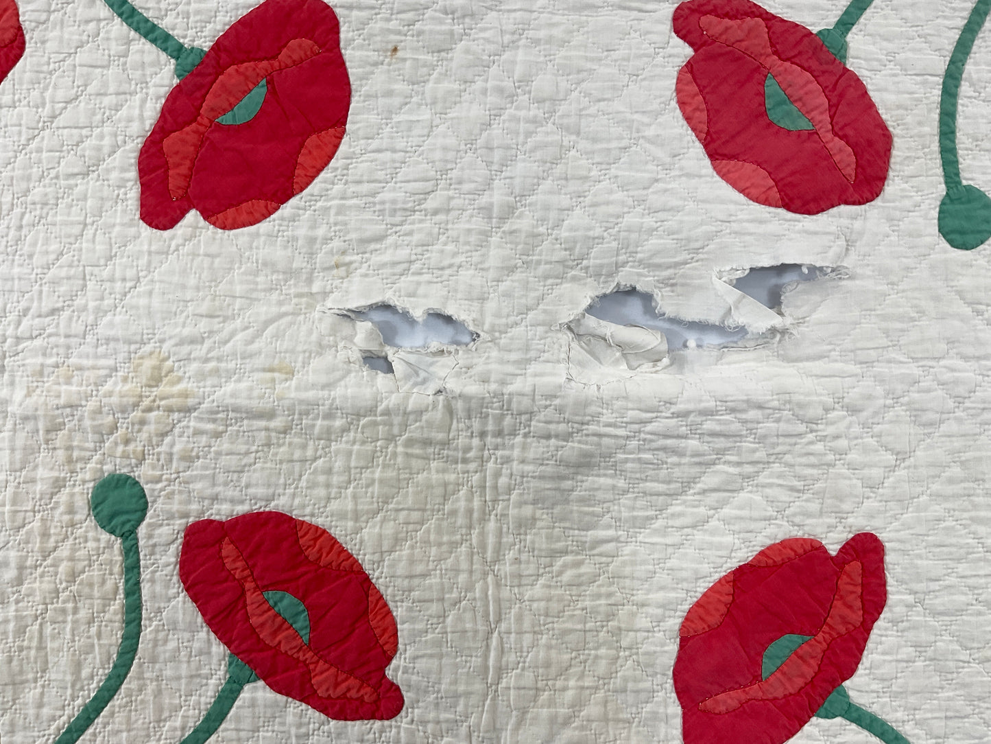 Antique Poppy and Garden Fence applique Quilt 1933 87”x82”