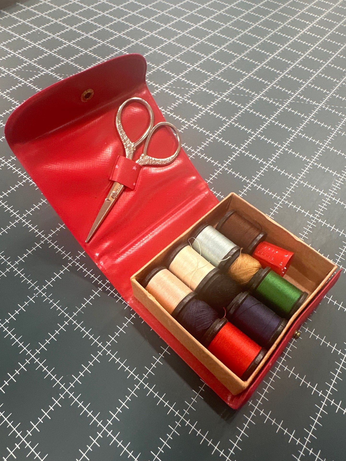 Travel sewing kit