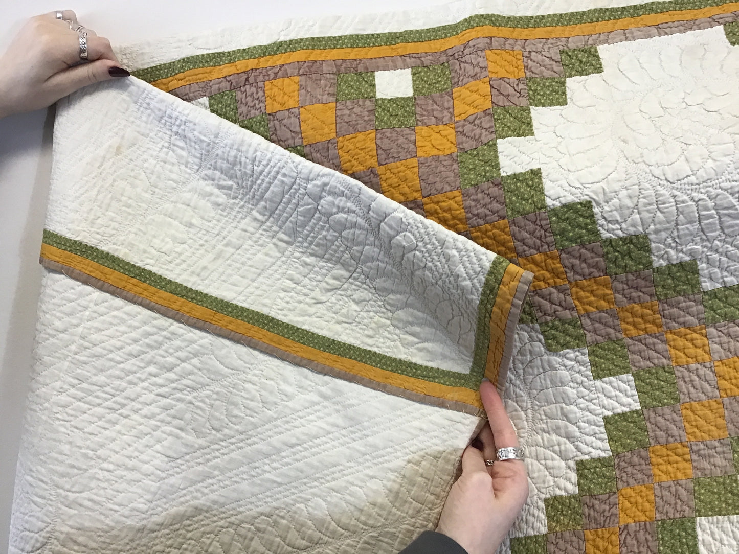 Antique 1800s Irish Chain Feathered Quilted Excellent Condition 80.5”x 80.5” With Sleeve