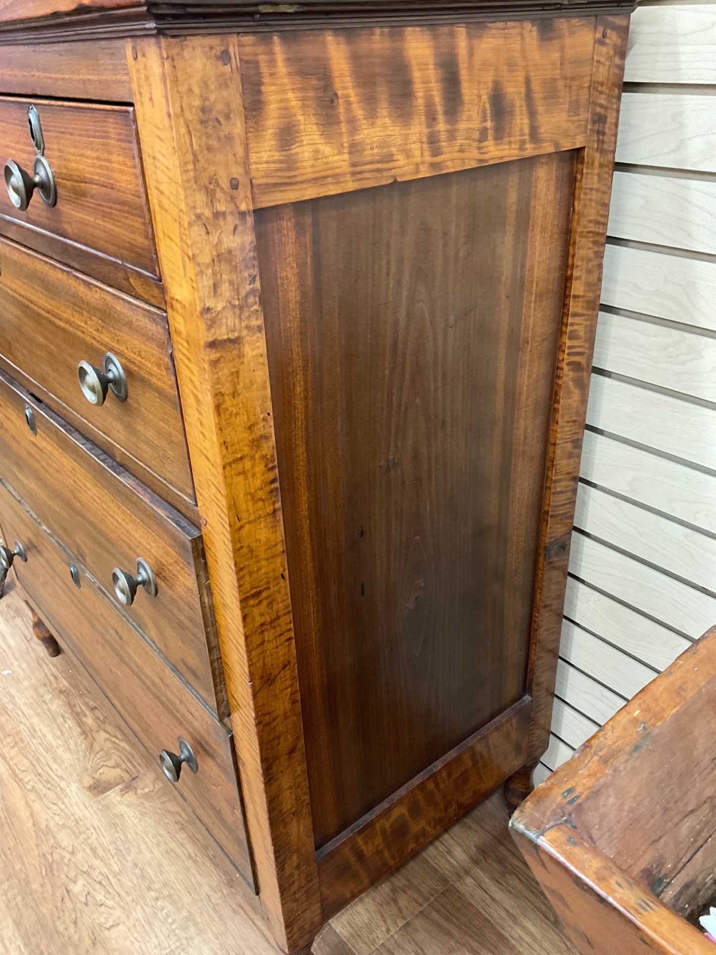 Mid-1800s Mahogany dresser