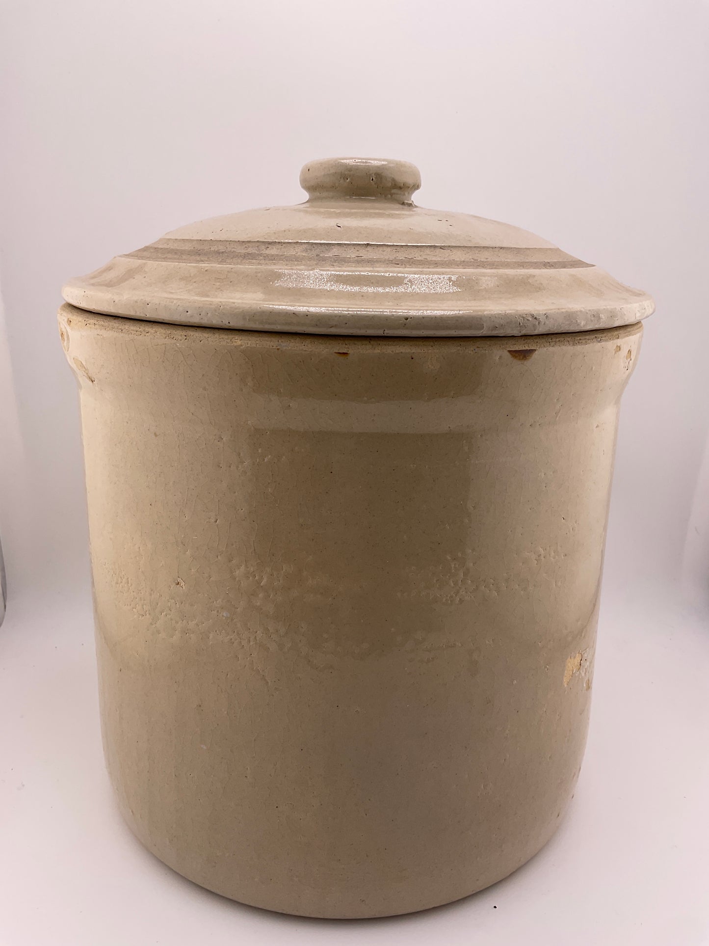 Vintage 2 gallon Robinson Ransbottom pickle crock w lid