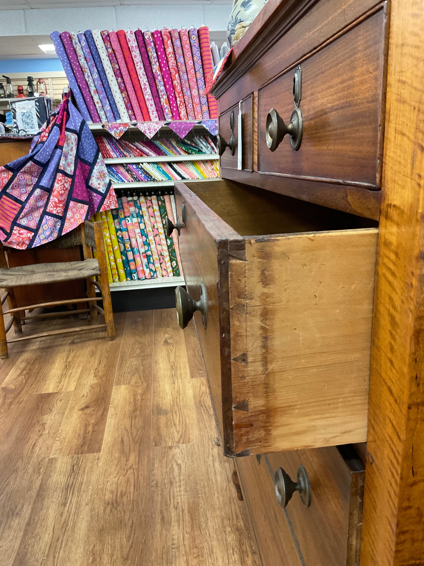 Mid-1800s Mahogany dresser