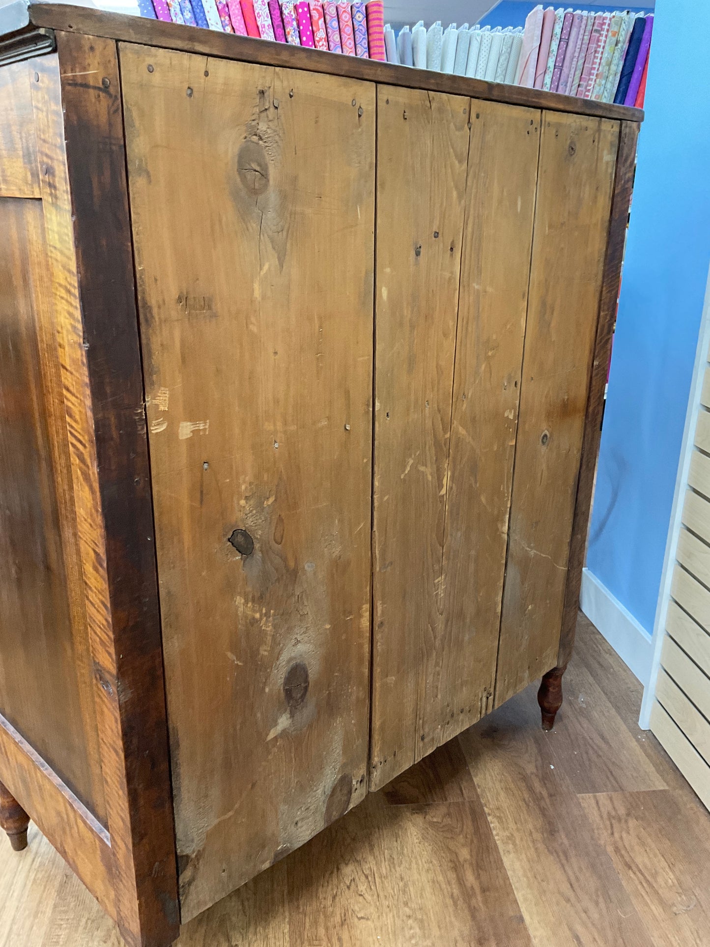 Mid-1800s Mahogany dresser