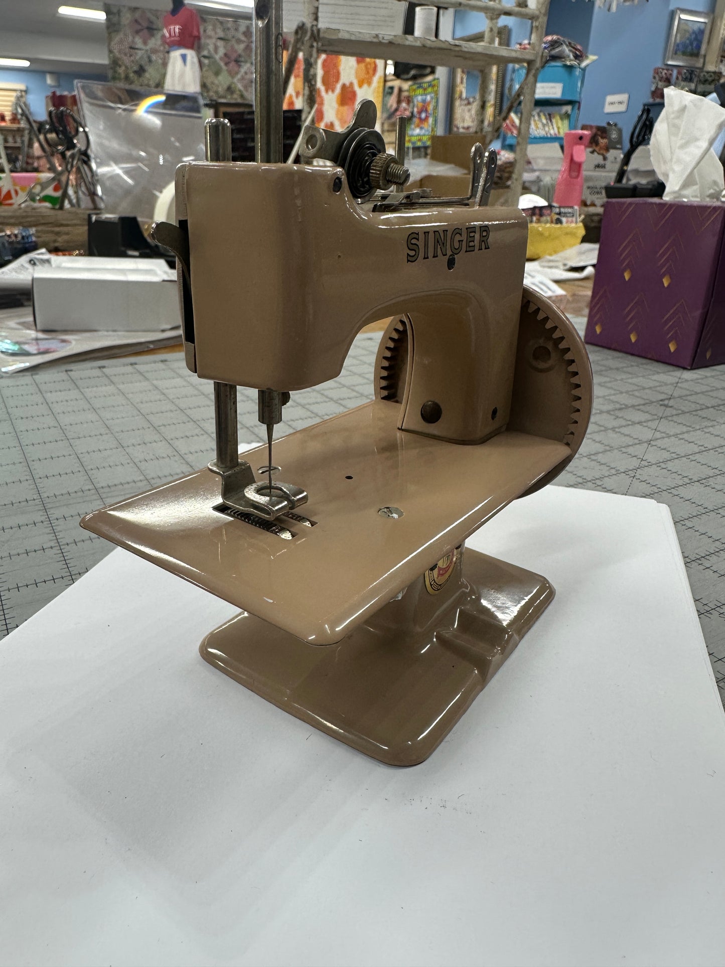 Vintage Singer Sewhandy - UK