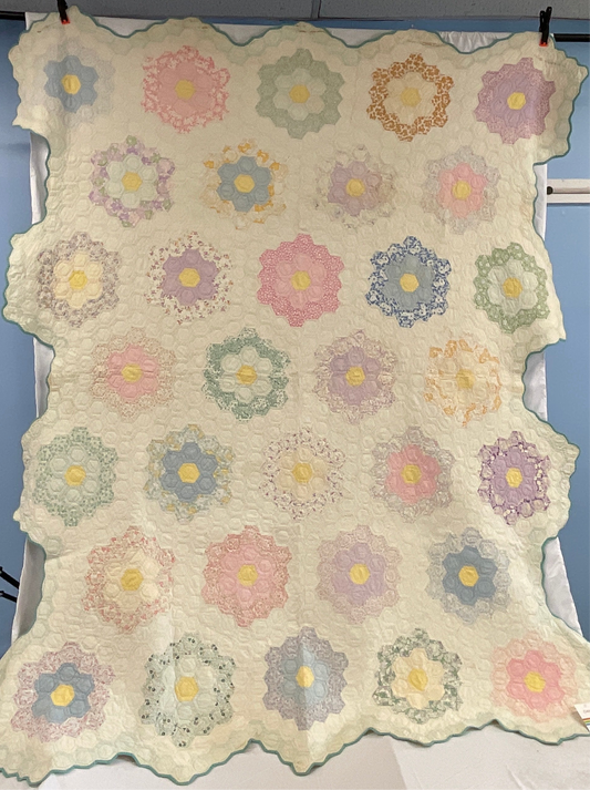 Grandmother's Garden Vintage Quilt 72 x 92