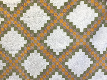 Antique 1800s Irish Chain Feathered Quilted Excellent Condition 80.5”x 80.5” With Sleeve