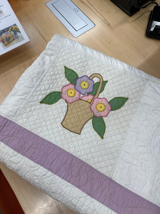 Antique floral basket quilt