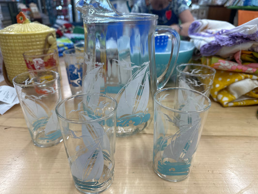 Vintage Libby Glass sailboat pitcher w 4 glasses