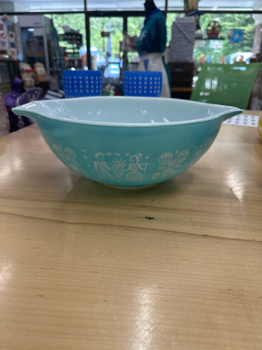 vintage Pyrex Butterprint Cinderella mixing bowl in turquoise