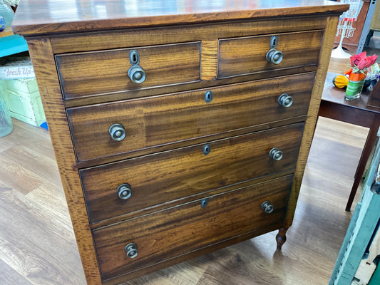 Mid-1800s Mahogany dresser