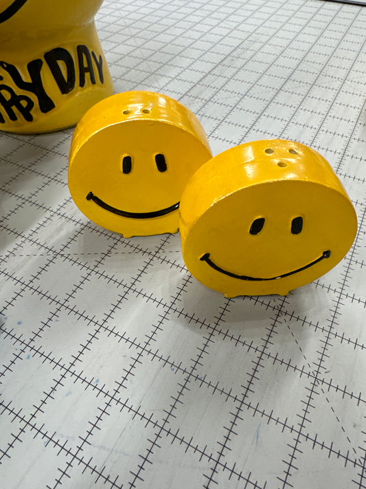 Vintage 1970s Japan - Smiley face S&P shaker set