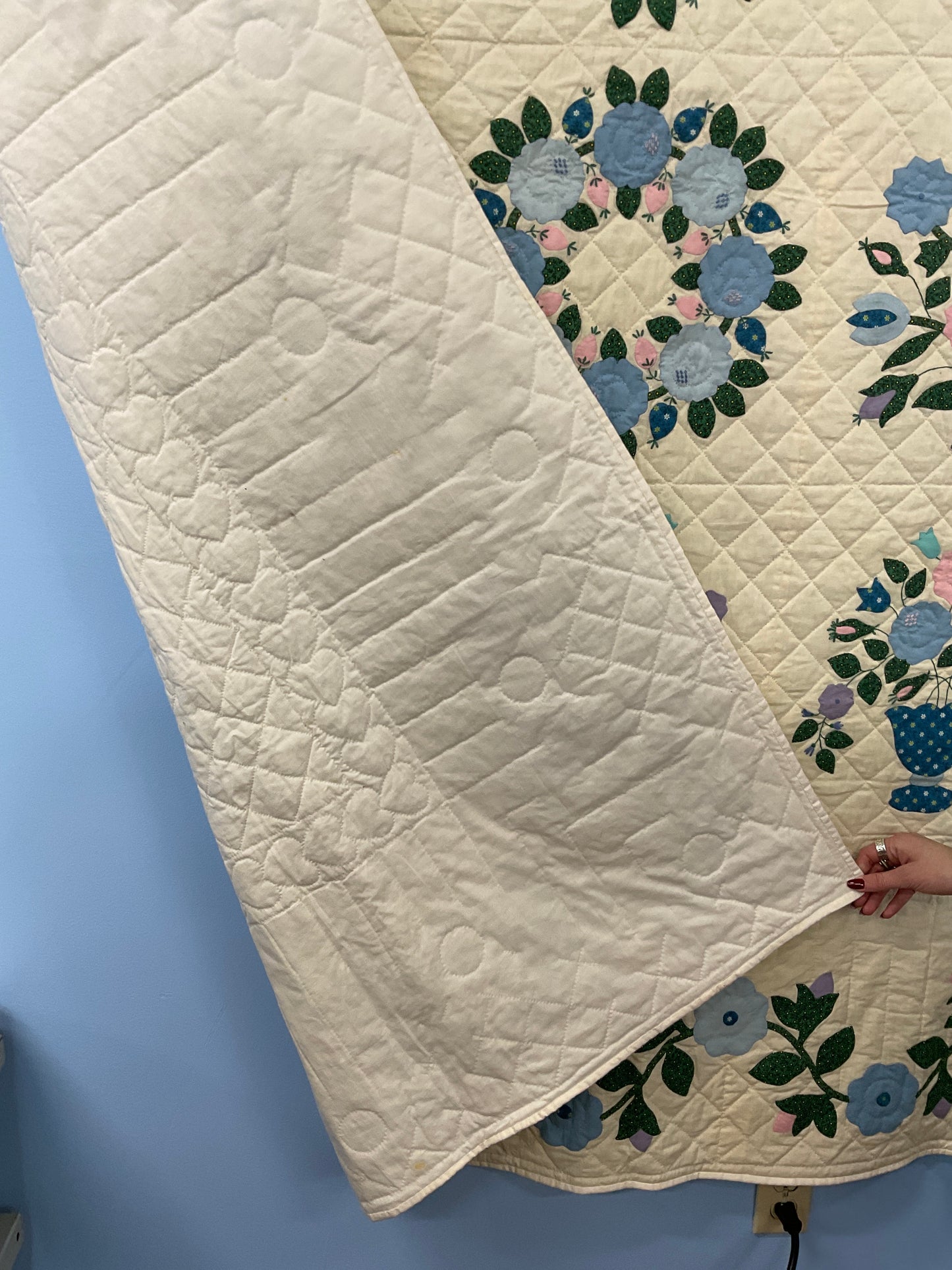 Vintage appliqué quilt