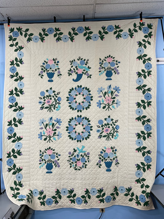 Vintage appliqué quilt