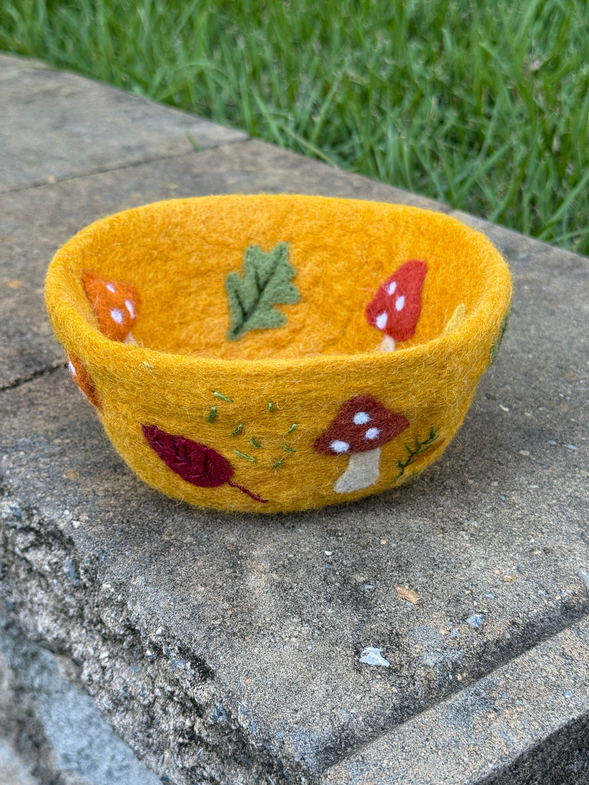 Embellished Felt Bowls with Jen Jerrell | November 14 || 12-3