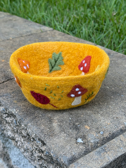 Embellished Felt Bowls with Jen Jerrell | November 14 || 12-3