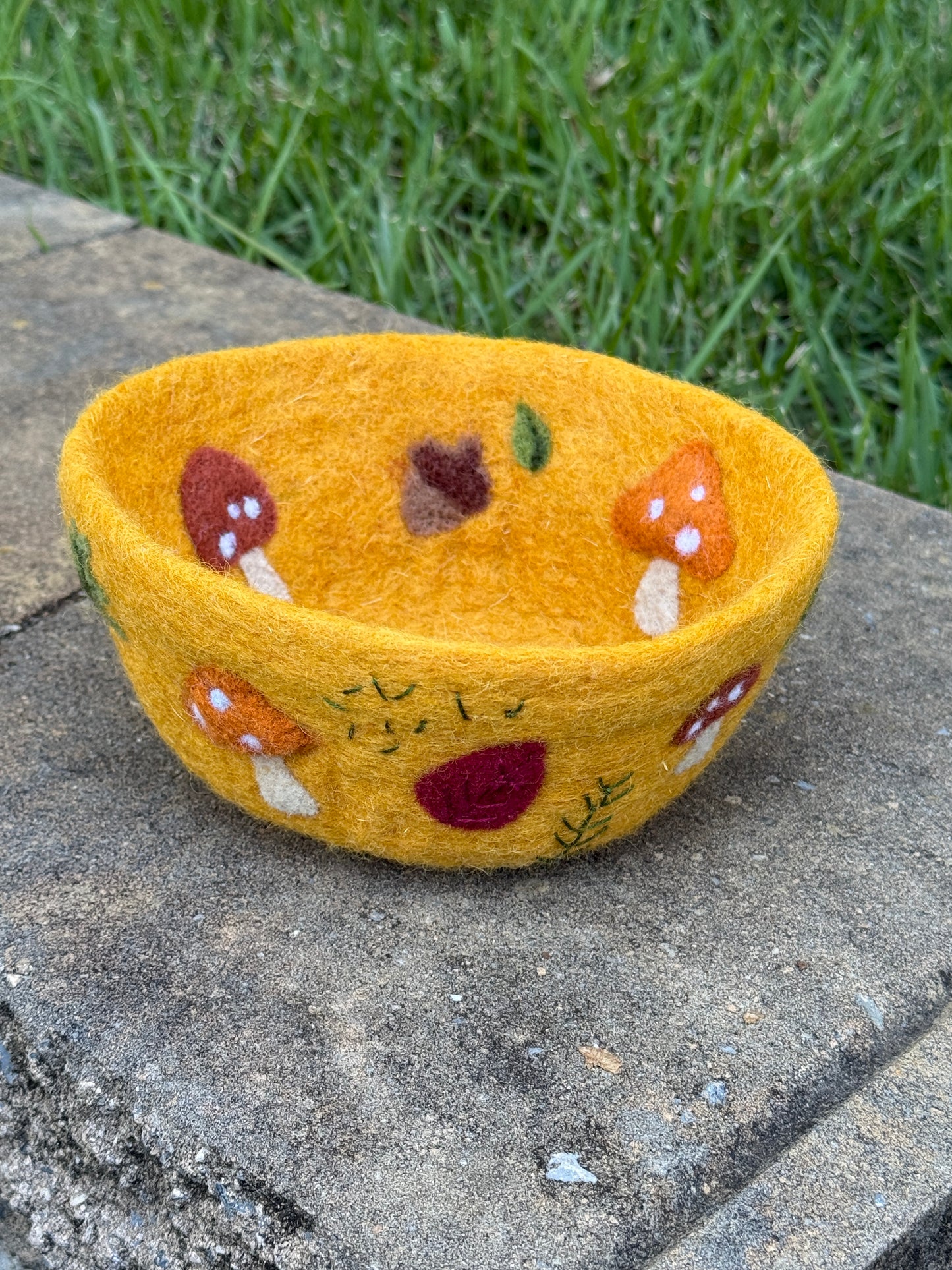 Embellished Felt Bowls with Jen Jerrell | November 14 || 12-3
